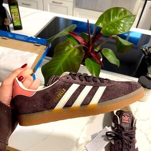 Women’s Adidas Gazelle Shadow Brown 7.5